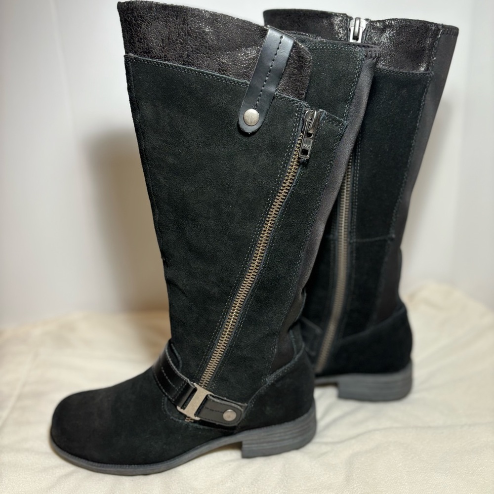 Women's Black Knee-High Boots